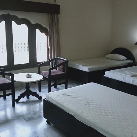 Hotel Marble Palace Khajuraho Bagian luar foto